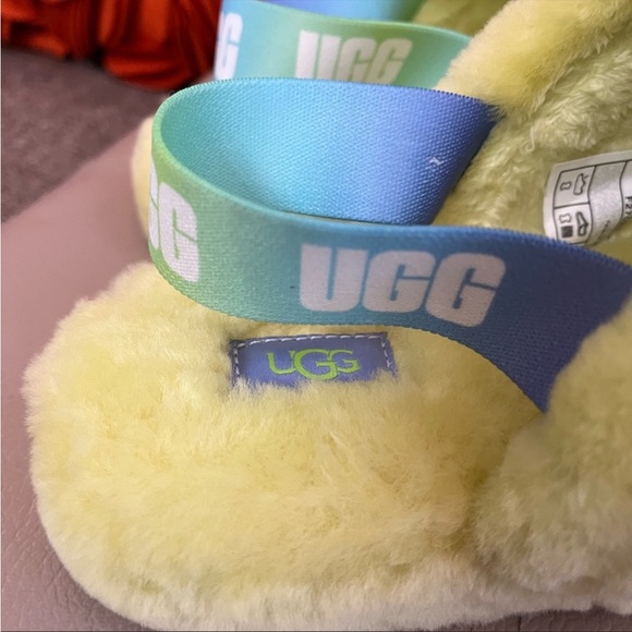 ❣️🆕UGG Fluff Yeah Citron/Yellow Slides❣️ - Picture 2 of 11